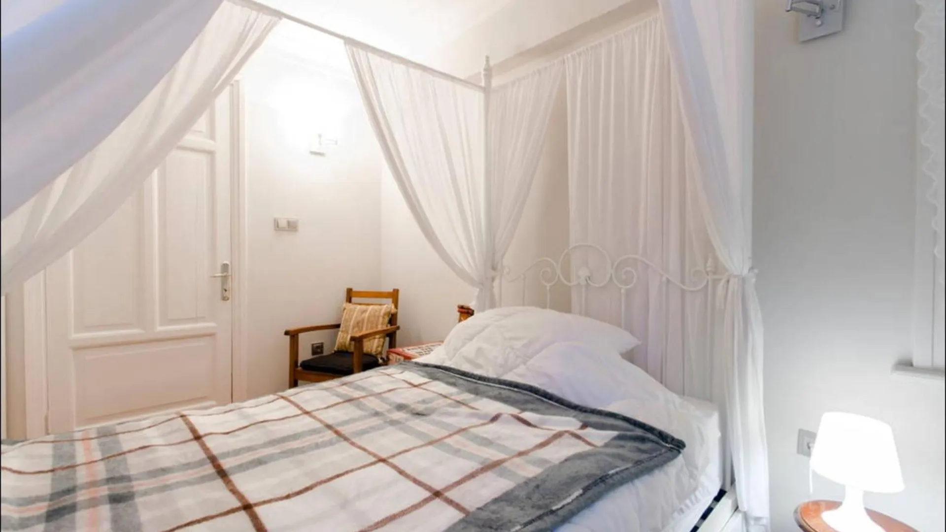 Daire Oeduellue Tarihi Rum Evi Terasli İzmir