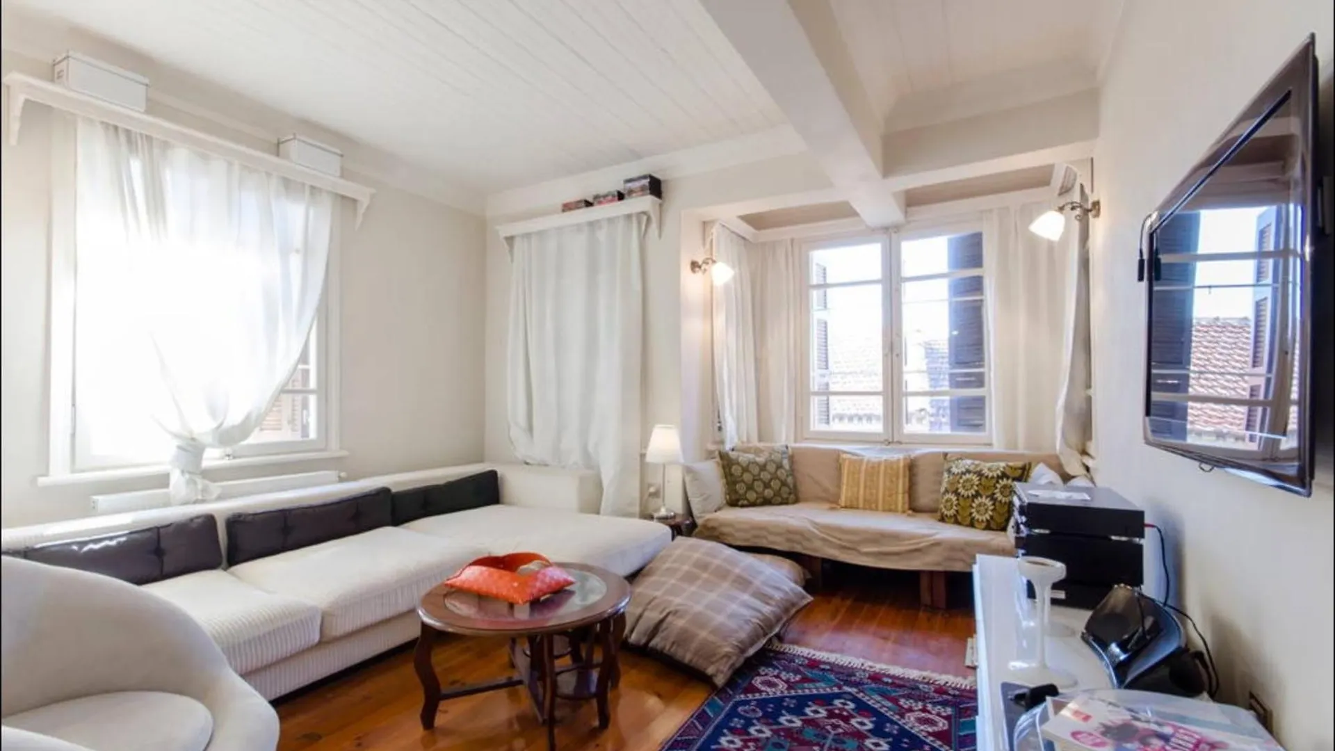 Oeduellue Tarihi Rum Evi Terasli İzmir Daire