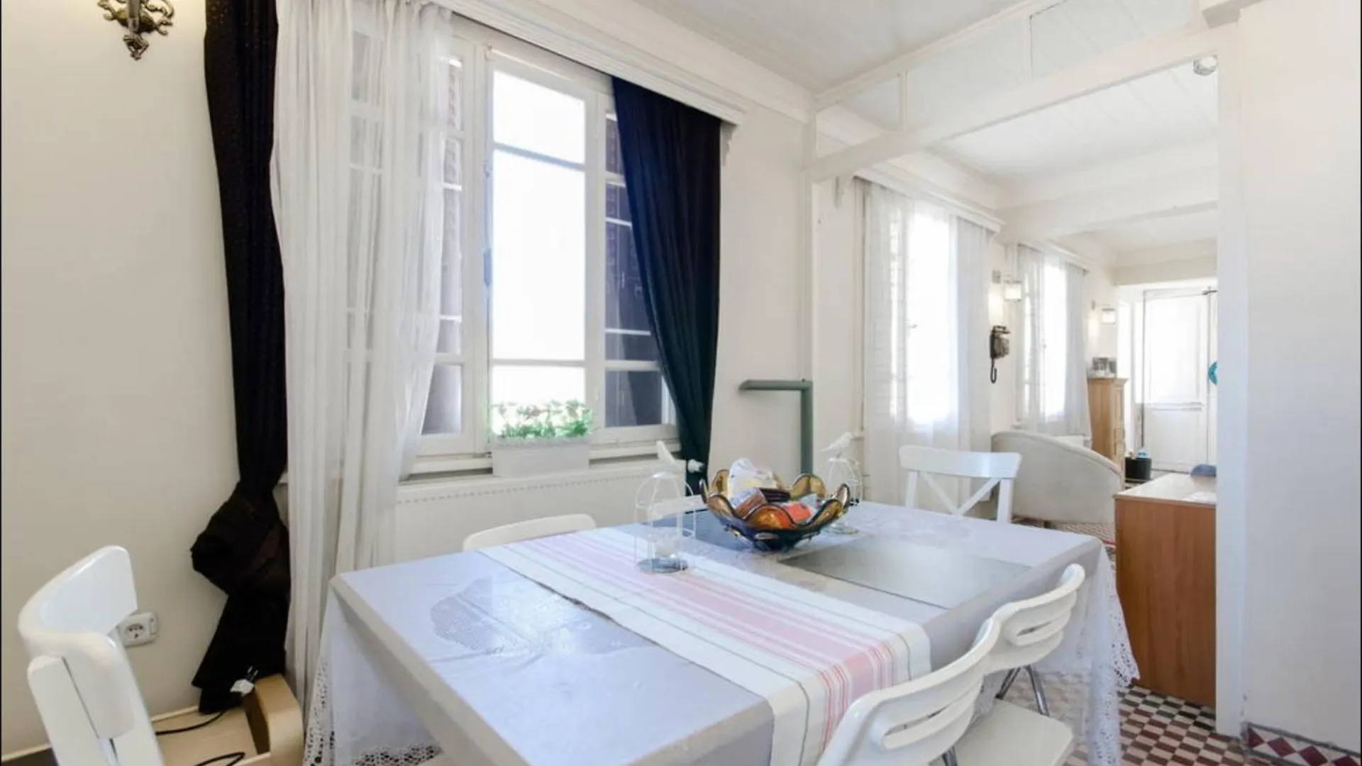 Oeduellue Tarihi Rum Evi Terasli İzmir